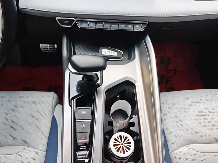 Фото 8 - Geely Preface