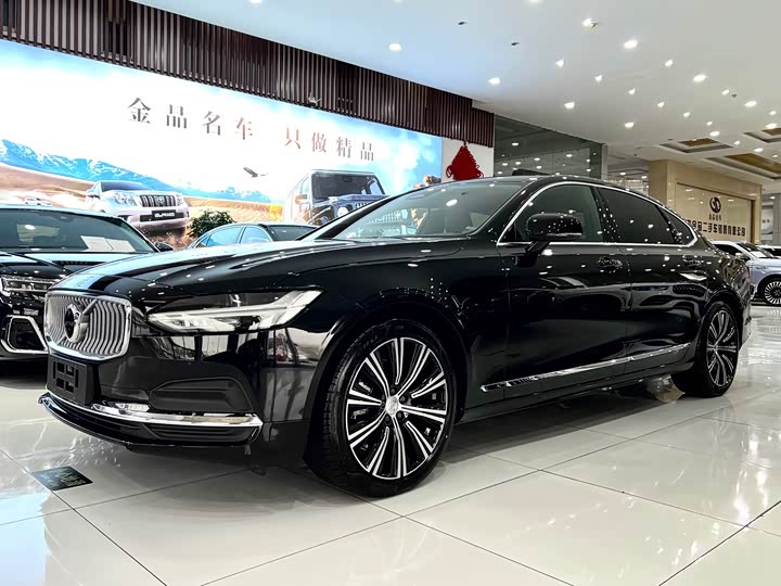Фото 2 - Volvo S90