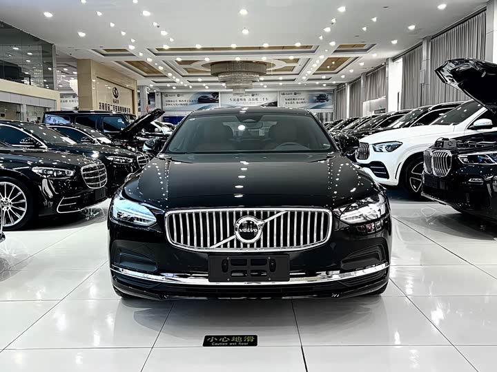 Фото 3 - Volvo S90