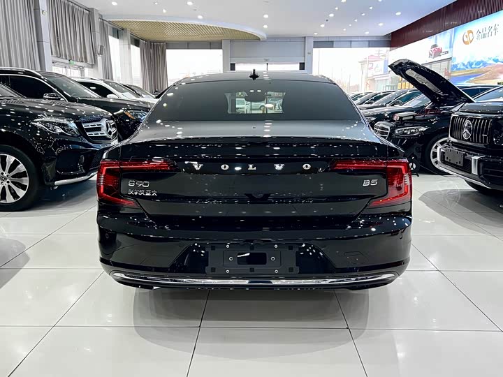 Фото 5 - Volvo S90