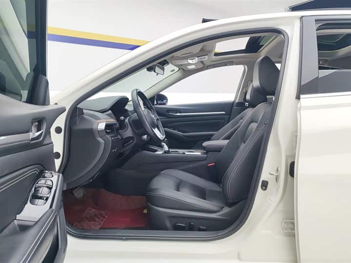 Фото 9 - Nissan Teana