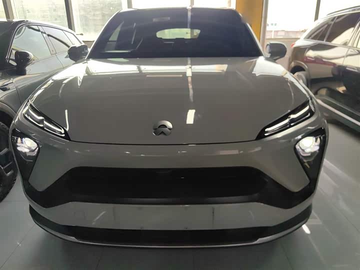 Фото 3 - Nio EC6