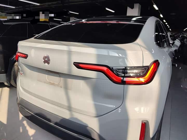 Фото 6 - Nio EC6