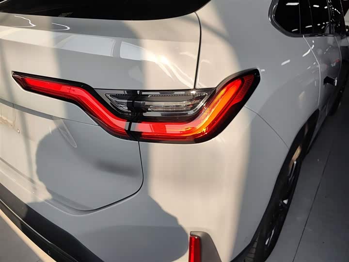 Фото 8 - Nio EC6