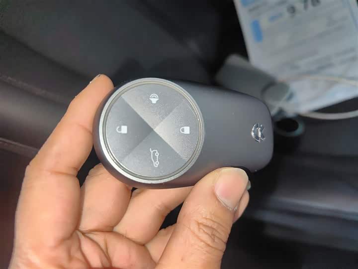 Фото 9 - Nio EC6