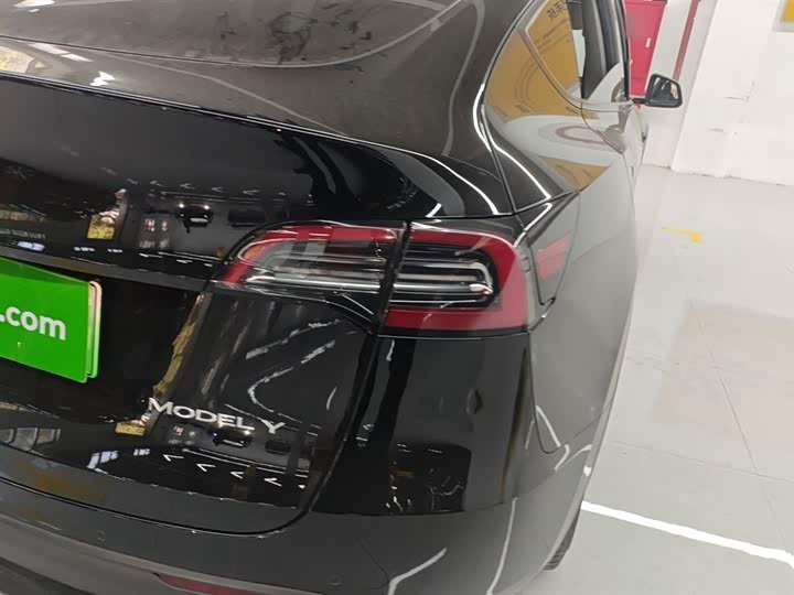 Фото 8 - Tesla Model Y