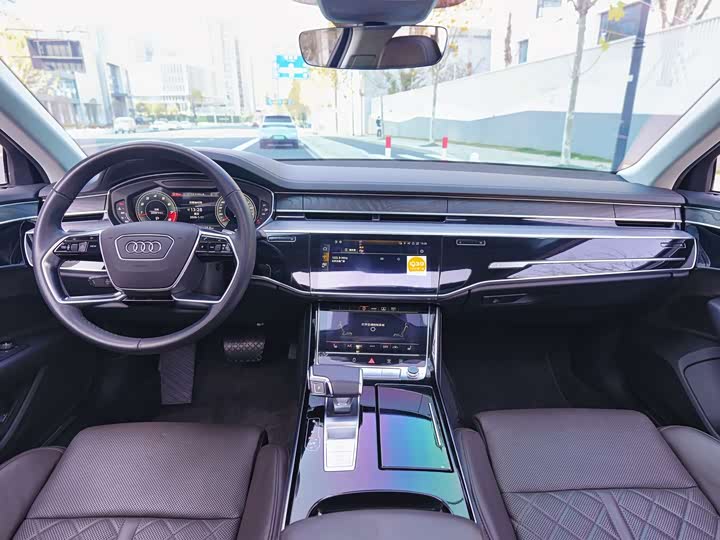 Фото 6 - Audi A8