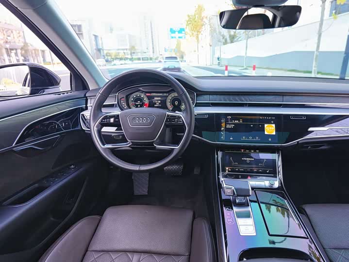 Фото 7 - Audi A8