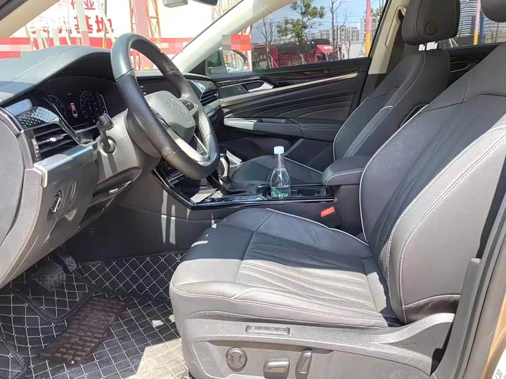 Фото 4 - Volkswagen Passat