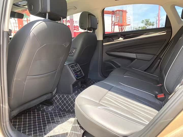 Фото 5 - Volkswagen Passat