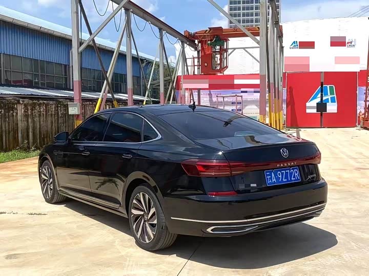 Фото 7 - Volkswagen Passat