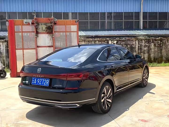 Фото 9 - Volkswagen Passat