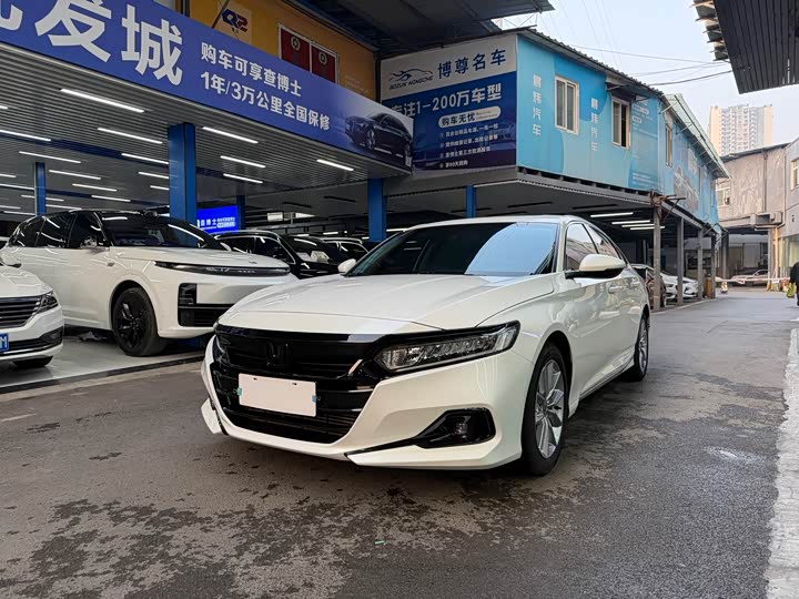 Фото 1 - Honda Accord