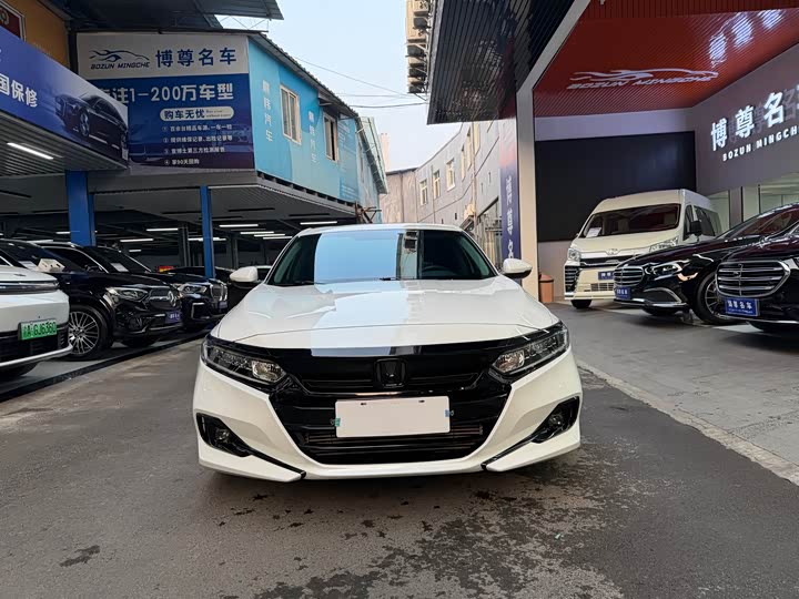 Фото 2 - Honda Accord