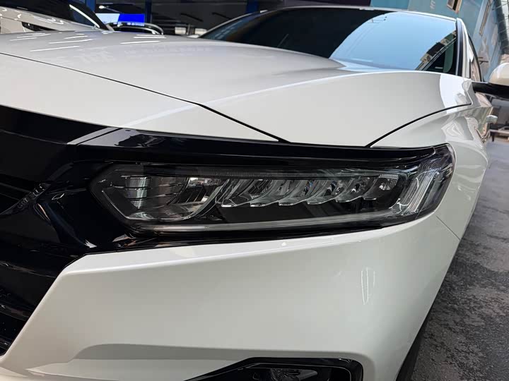 Фото 4 - Honda Accord