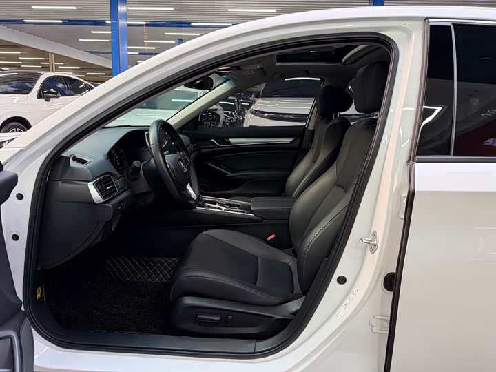 Фото 6 - Honda Accord