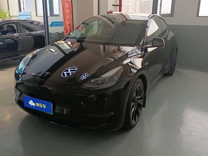 Фото 1 - Tesla Model Y