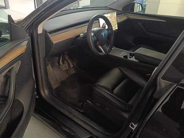 Фото 9 - Tesla Model Y