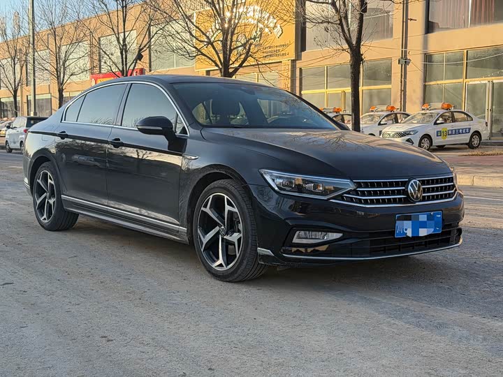 Фото 3 - Volkswagen Magotan