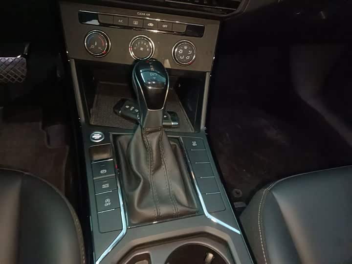 Фото 6 - Volkswagen Passat