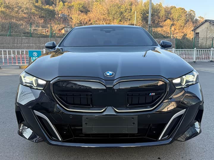 Фото 2 - BMW 5 Series