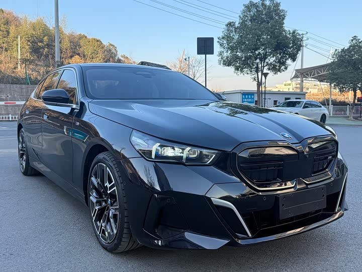 Фото 3 - BMW 5 Series