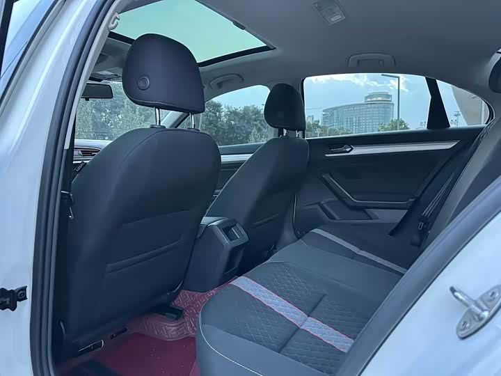 Фото 9 - Volkswagen Lamando L