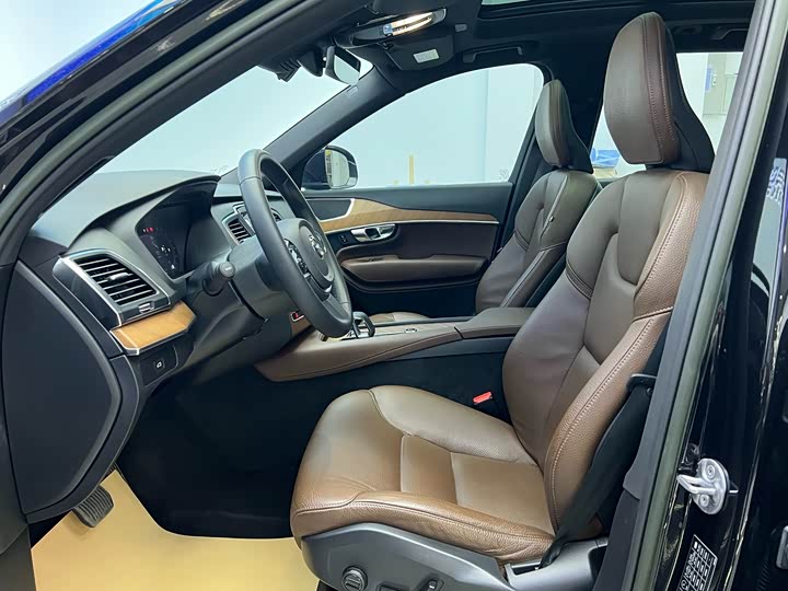 Фото 3 - Volvo XC90