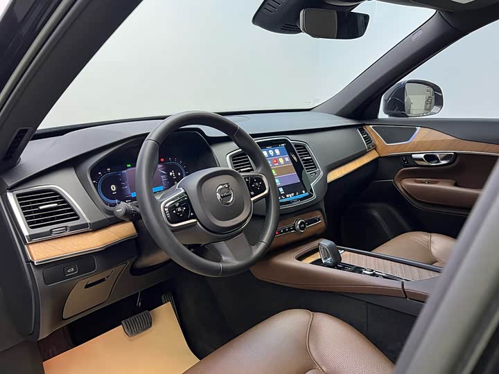 Фото 4 - Volvo XC90