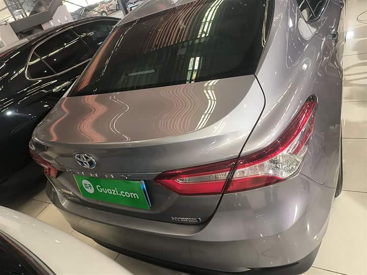 Фото 6 - Toyota Camry