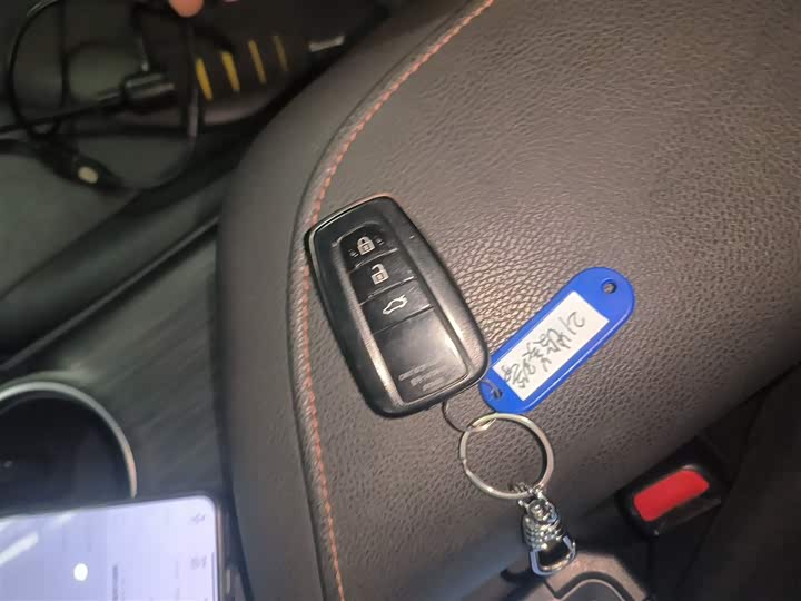 Фото 9 - Toyota Camry