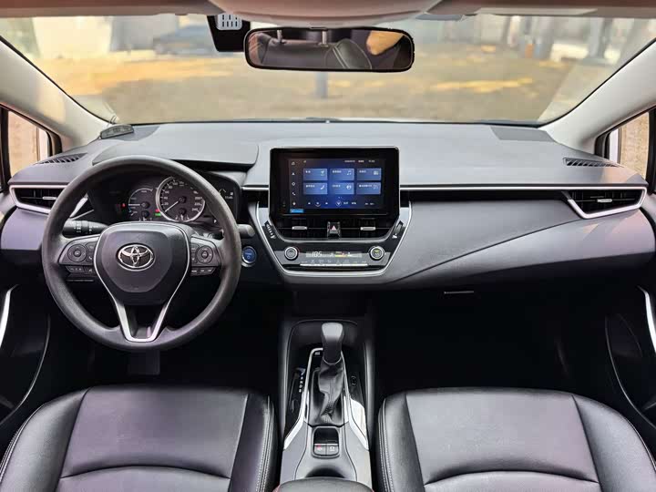 Фото 7 - Toyota Corolla