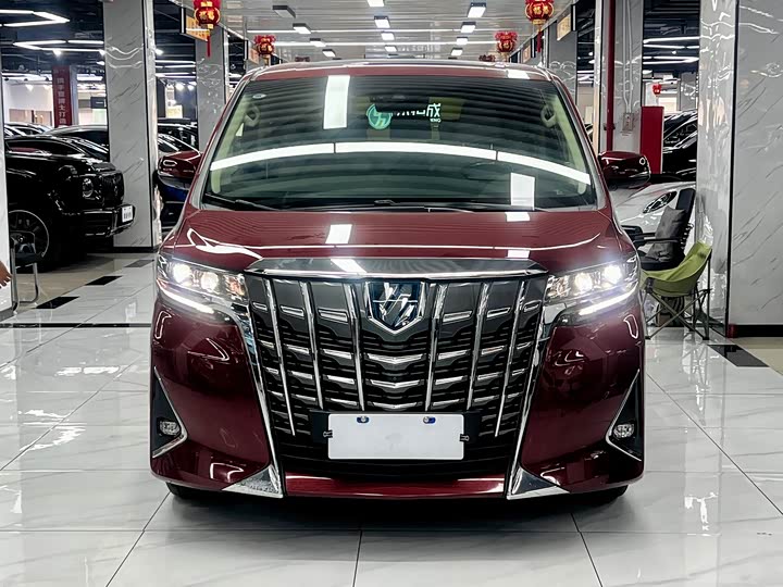 Фото 2 - Toyota Alphard