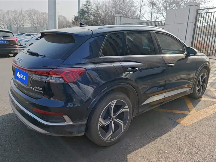 Фото 3 - Audi Q4 e-tron