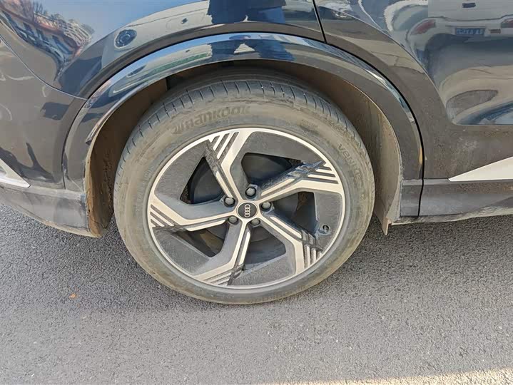 Фото 6 - Audi Q4 e-tron