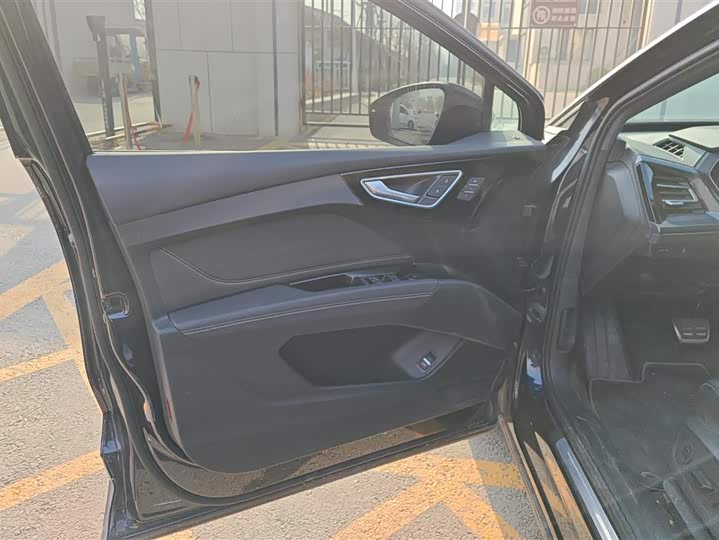 Фото 7 - Audi Q4 e-tron