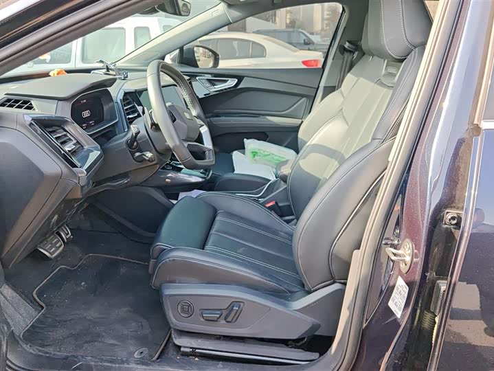 Фото 9 - Audi Q4 e-tron