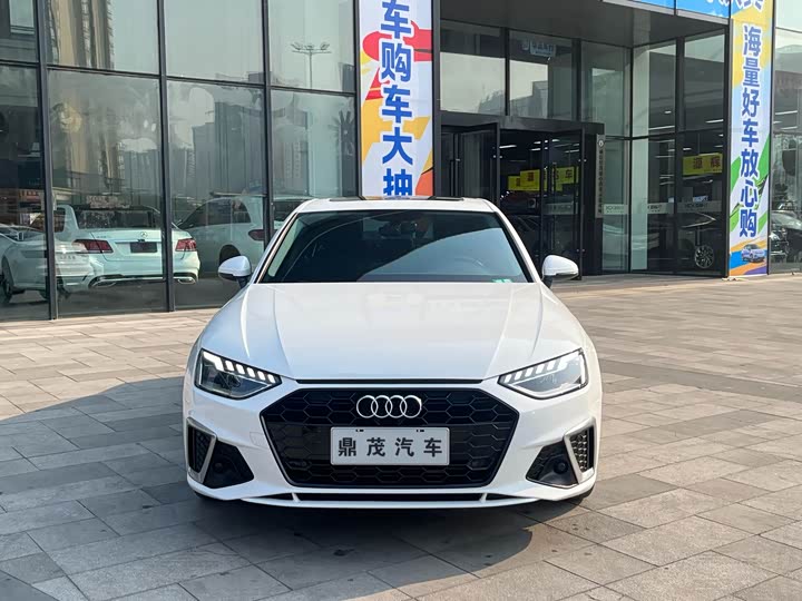 Фото 1 - Audi A4L