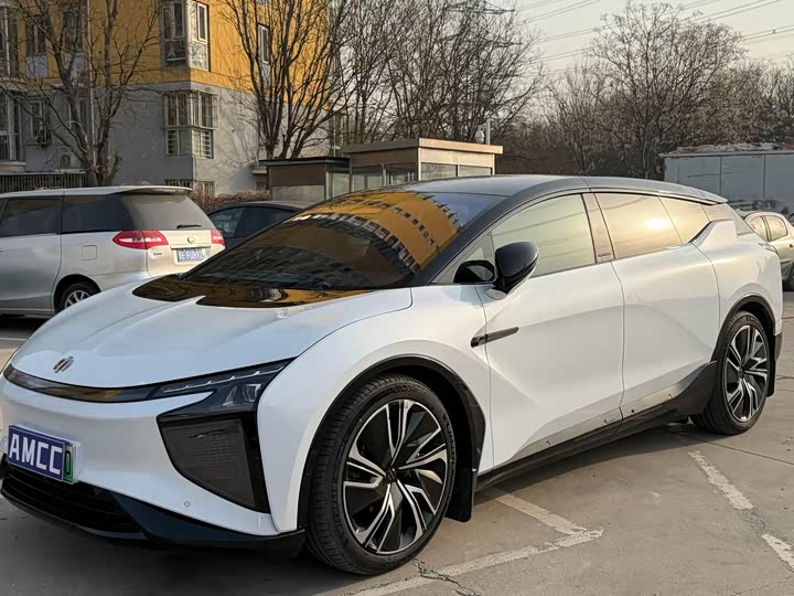 Фото 1 - HiPhi X