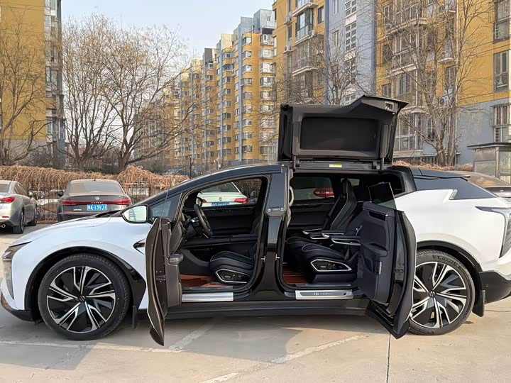 Фото 5 - HiPhi X