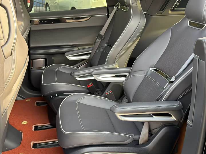 Фото 7 - HiPhi X