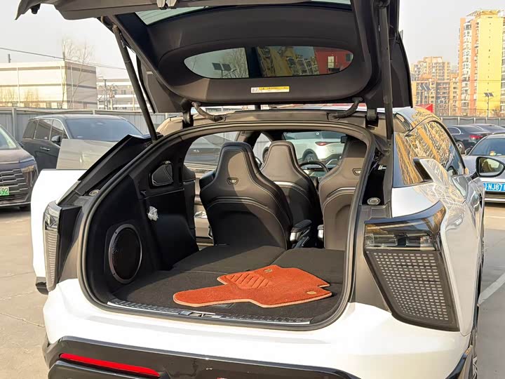 Фото 8 - HiPhi X