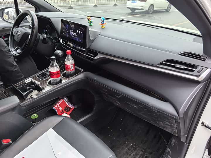 Фото 5 - Toyota Granvia