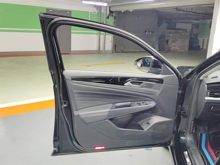 Фото 7 - Volkswagen Passat