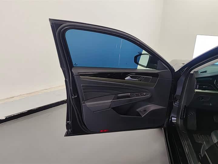 Фото 7 - Volkswagen Passat