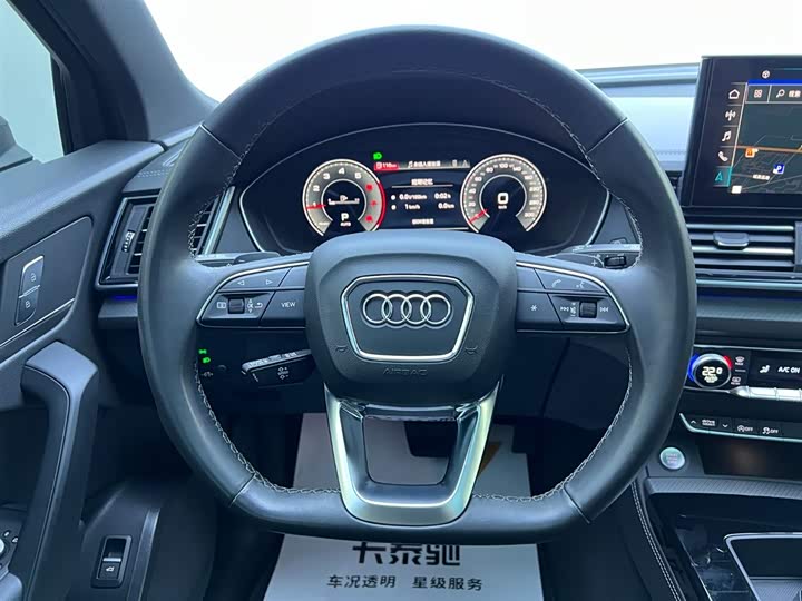 Фото 9 - Audi Q5L