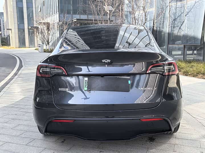 Фото 4 - Tesla Model Y