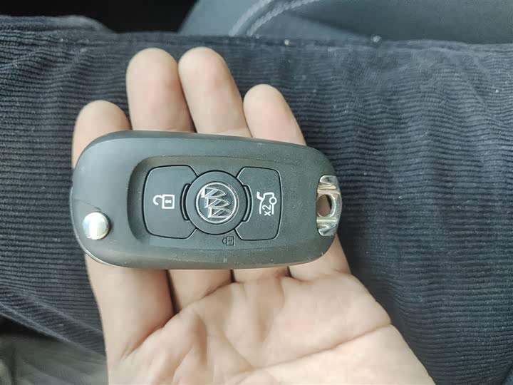 Фото 9 - Buick Verano