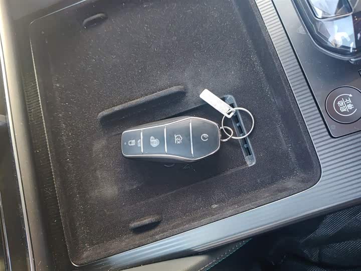 Фото 9 - BYD Song L DM-i Hybrid