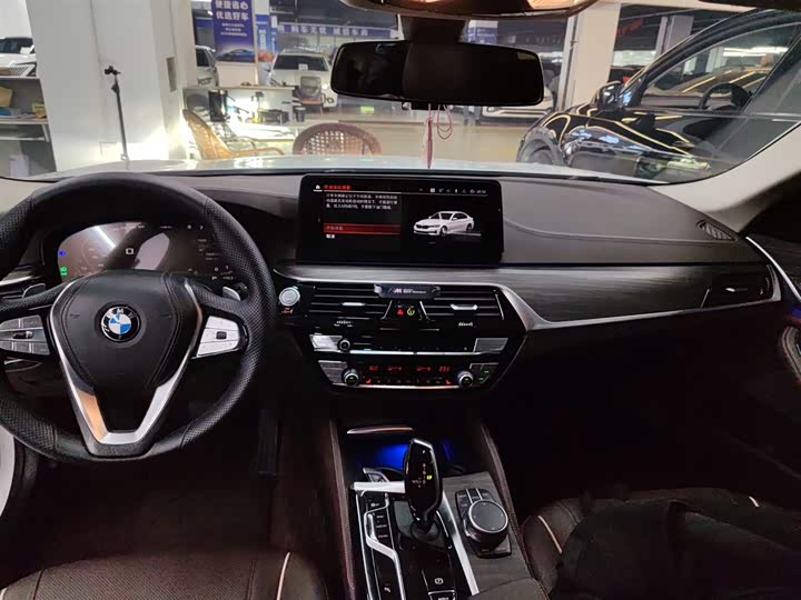 Фото 6 - BMW 5 Series